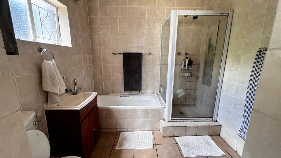 9 Bedroom Property for Sale in Waverley Free State